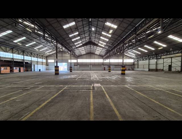 2,641M² WAREHOUSE TO LET IN LILIANTON
